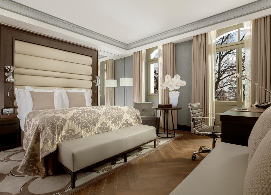 Hotel Royal Savoy Room